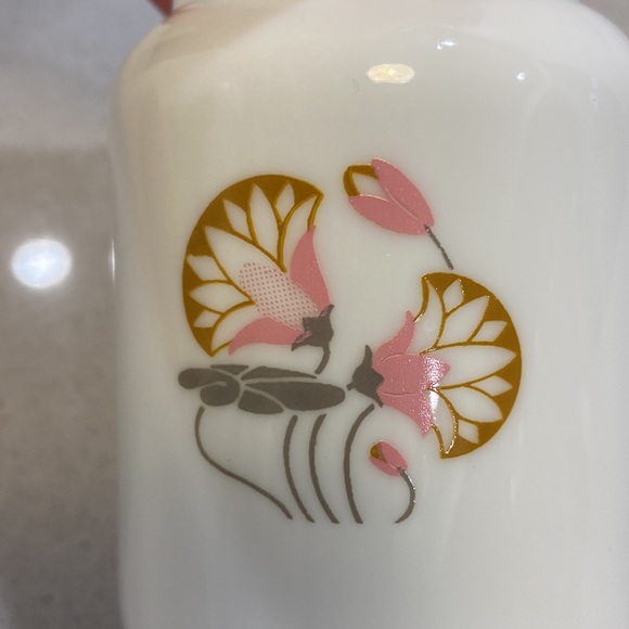 Vintage Milk Glass Apothecary Jar with bubble lid. Made in Belgium. - Picture 8 of 12